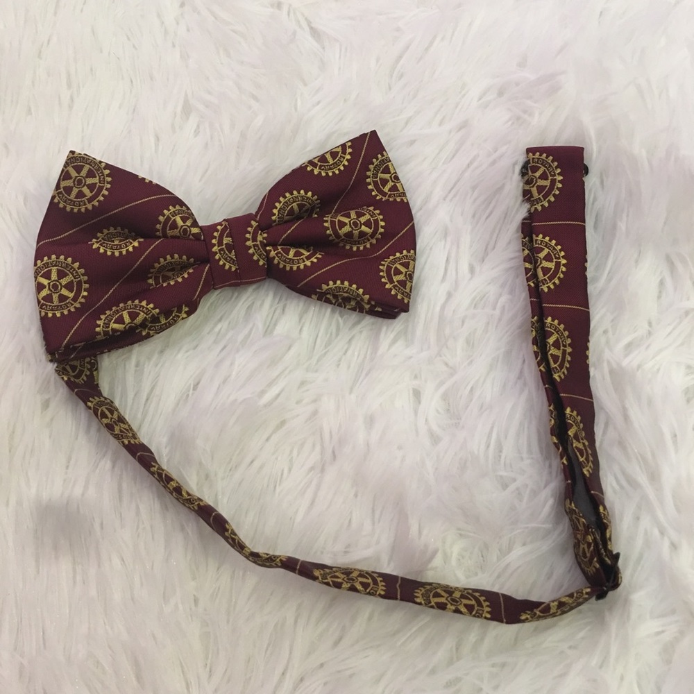 Steampunk gears adjustable men’s bow tie